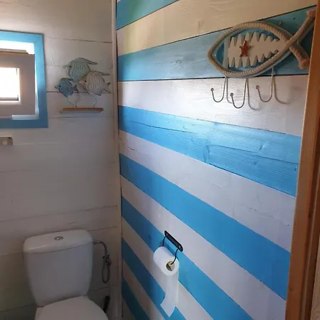 Sjesta -domki Letniskowe بيت للعطل