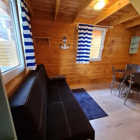 بيت للعطل Sjesta -domki Letniskowe دجيفنوفيك