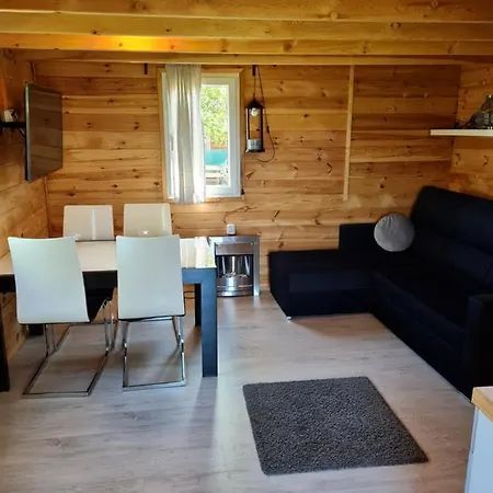 Dom wakacyjny Sjesta -domki Letniskowe *