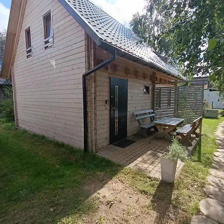 Sjesta -domki Letniskowe بيت للعطل *