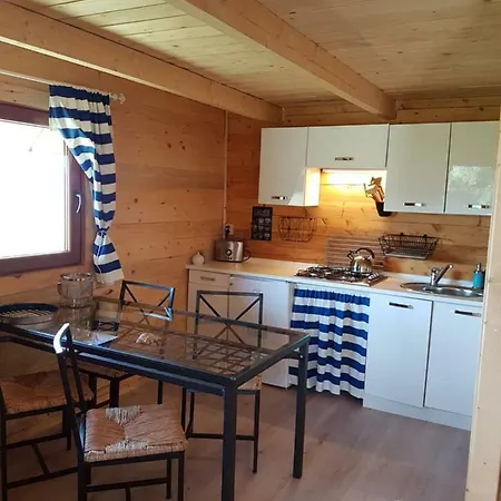 Sjesta -domki Letniskowe بيت للعطل دجيفنوفيك