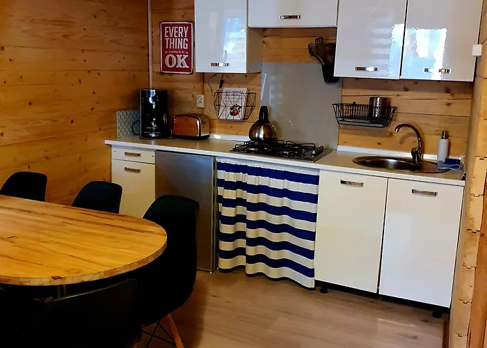 Sjesta -domki Letniskowe Сasa de vacaciones *