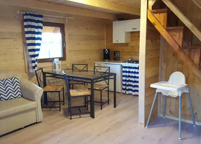 Sjesta -domki Letniskowe Сasa de vacaciones *